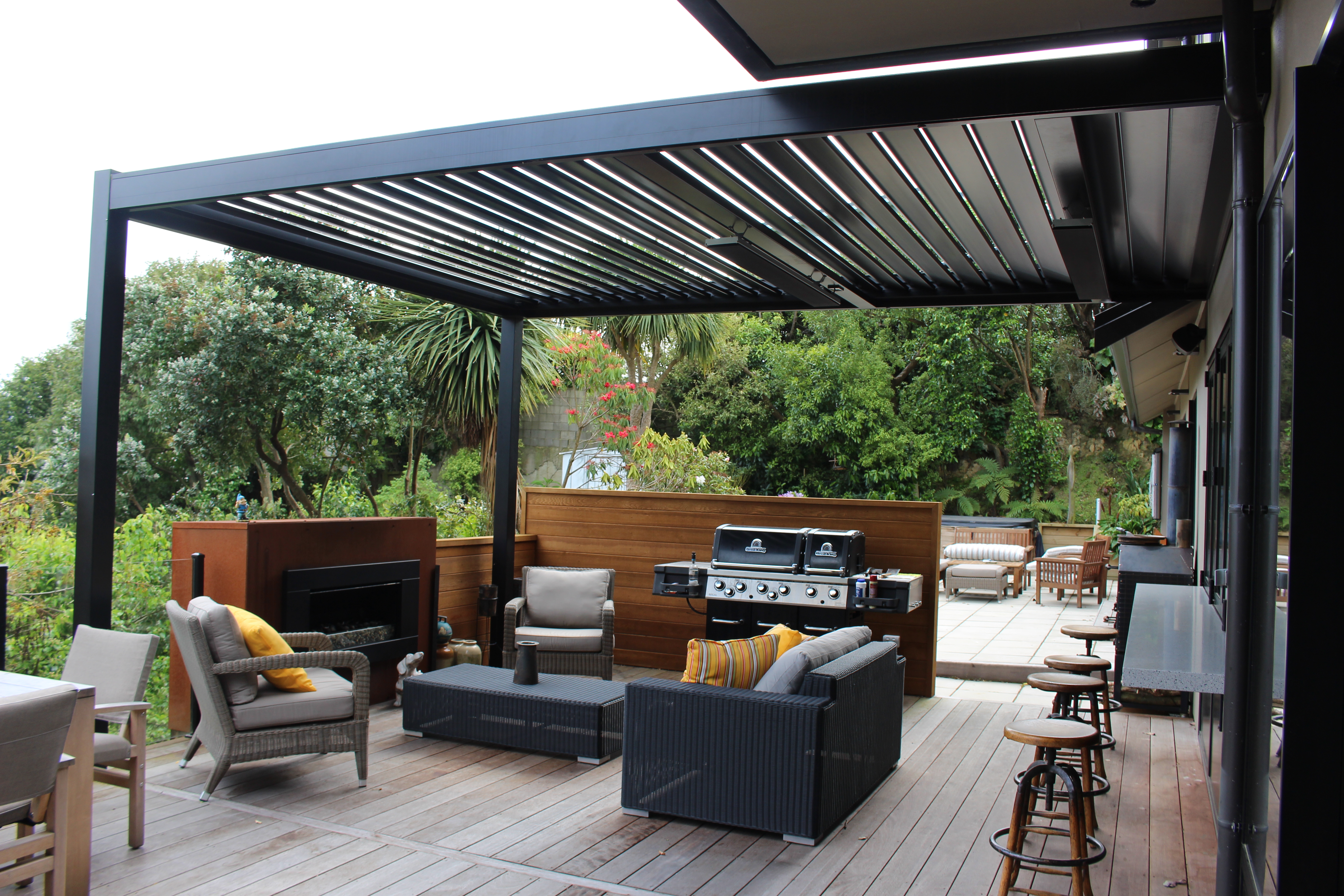 Otago Louvre Roof extending outdoor living