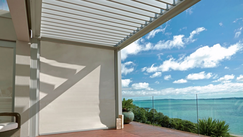 01 Freestanding louvre roof on a beachside deck